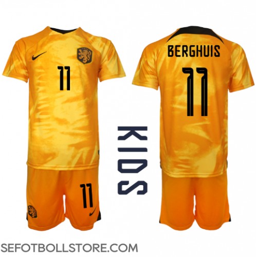 Nederländerna Steven Berghuis #11 Replika babykläder Hemmaställ Barn VM 2022 Kortärmad (+ korta byxor)